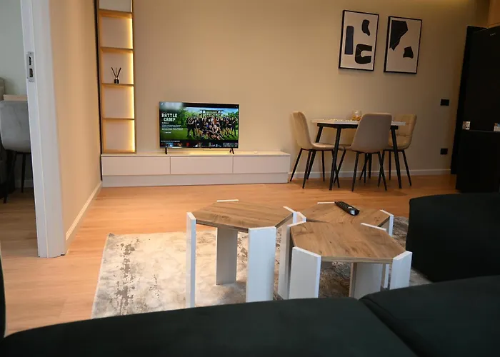 Stayin * ティラナ